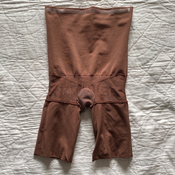 Assets by SPANX High Waist Shapewear - Picture 9 of 9